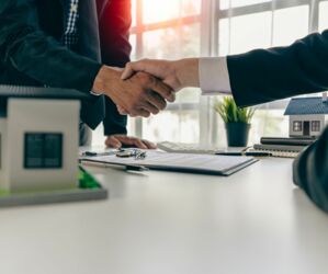 Hogyan zajlik az adásvétel a földhivatalban